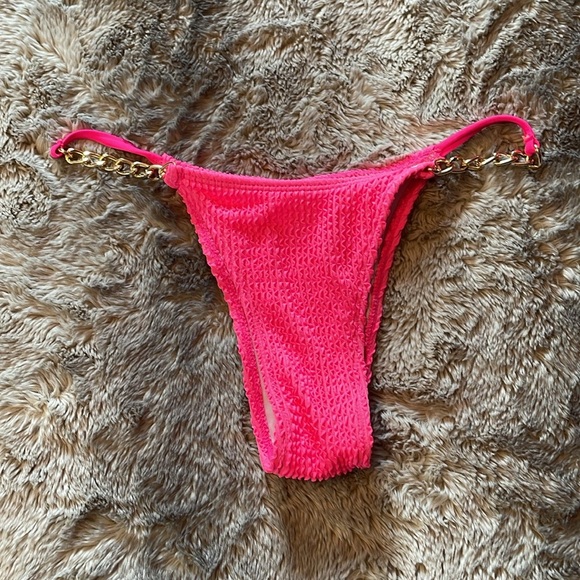 SHEIN Textured Chain Linked Halter Bikini Set 🌈 - Picture 5 of 5